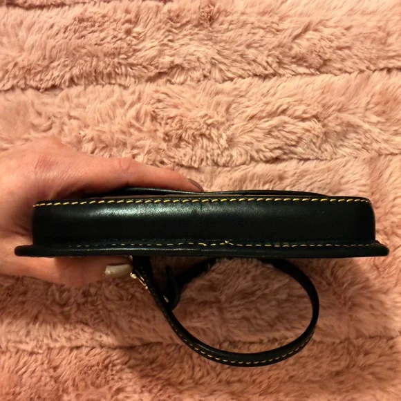 Dooney & Bourke VINTAGE RARE Black Croc-Embossed Wristlet - Picture 7 of 10